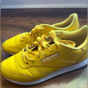 Reebok Classic Leather Sneakers Yellow Women’s 9 Retro Trainers Gum Sole